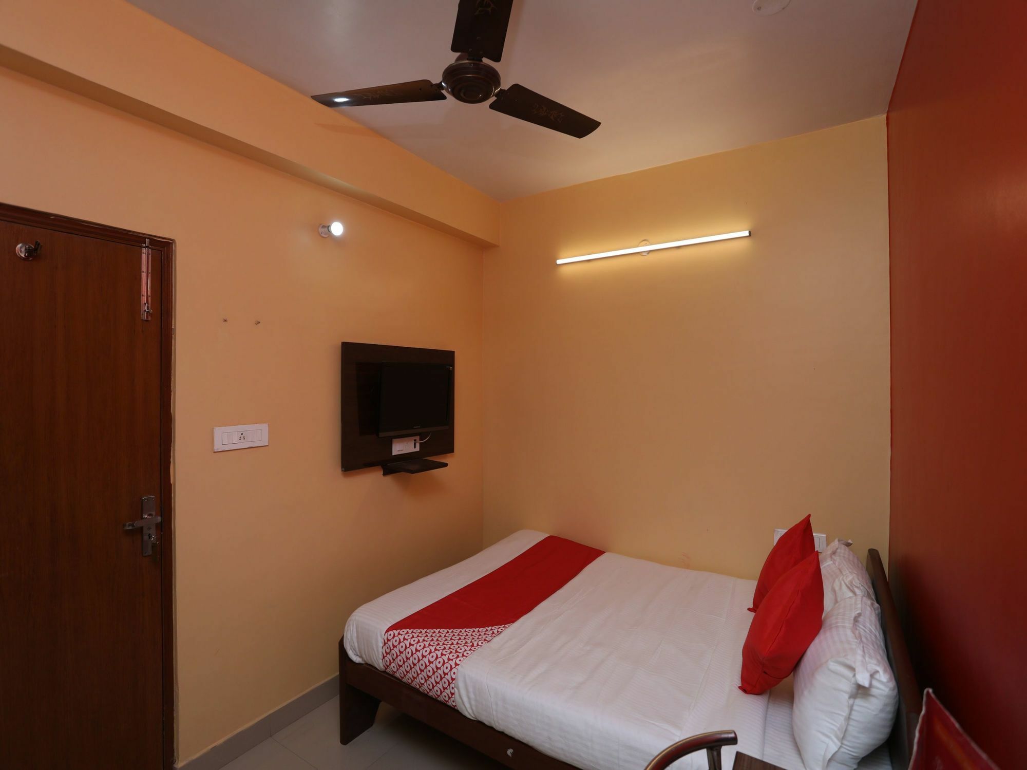 Oyo 14818 Sudarshan Apartment Kalkutta Exterior foto